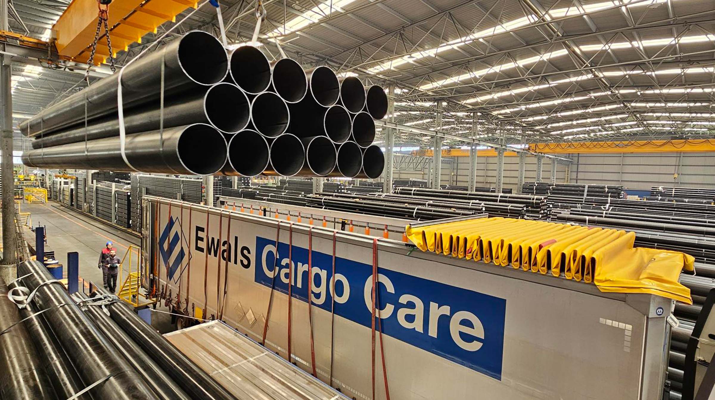 Ewals industries - Laden von Stahl