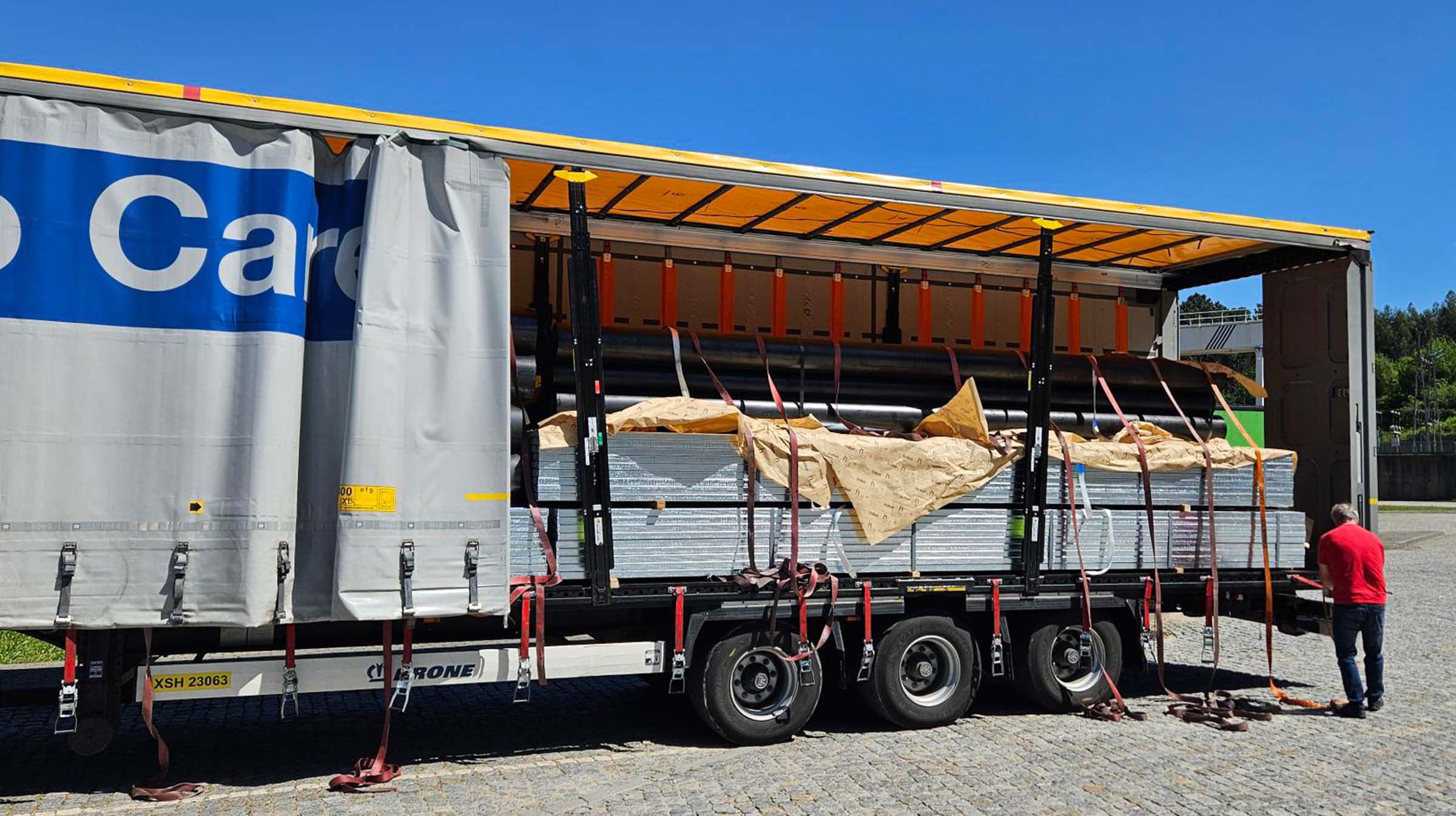 fracht-industrieller-stahltransport-ferpinta